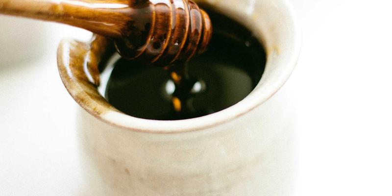 从迪斯科到流行偶像：音乐与同志杂志如何共同塑造LGBTQ+社群声音与社会资讯