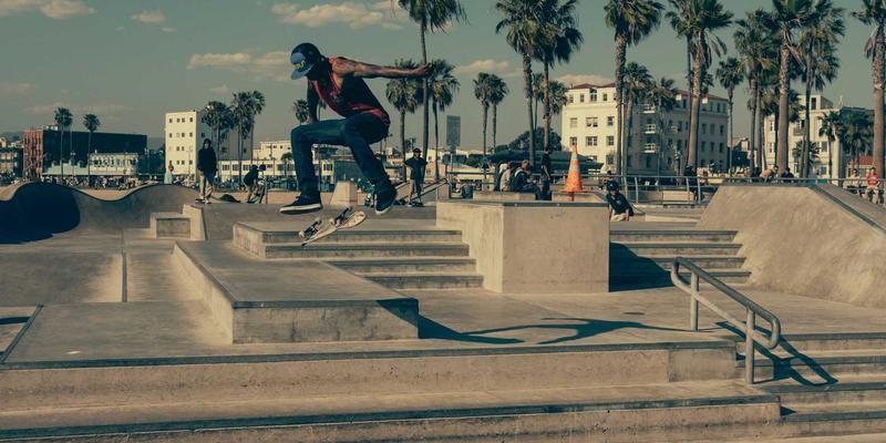 同志杂志5:LGBTQ+艺术作为文化评论的棱镜与宣言