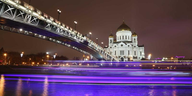 同志杂志中的信仰对话：LGBTQ+社区故事如何探索灵性与身份的和解之路