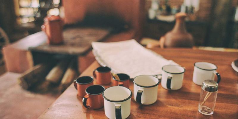 同志杂志中的健康议题传播：从艾滋病危机到全面性教育的文化评论与社会资讯分析