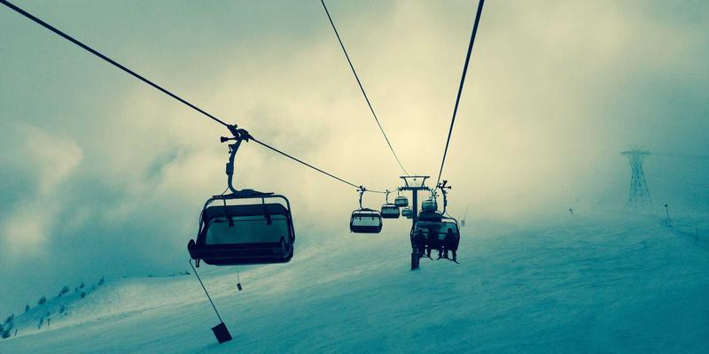 同志杂志的商业模式创新：LGBTQ+文化评论如何通过订阅、活动与衍生品实现可持续运营