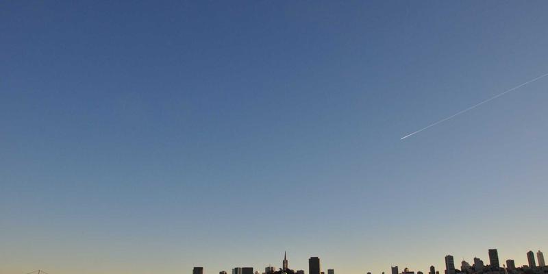 超越单一叙事：同志杂志如何重塑LGBTQ+社区故事中的种族与多元交织性